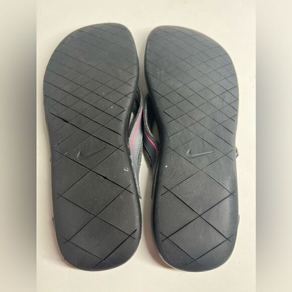 Nike Flip flops Sandals Women’s Size 9 Quilted Sole Thong Gray Pink - Picture 8 of 9